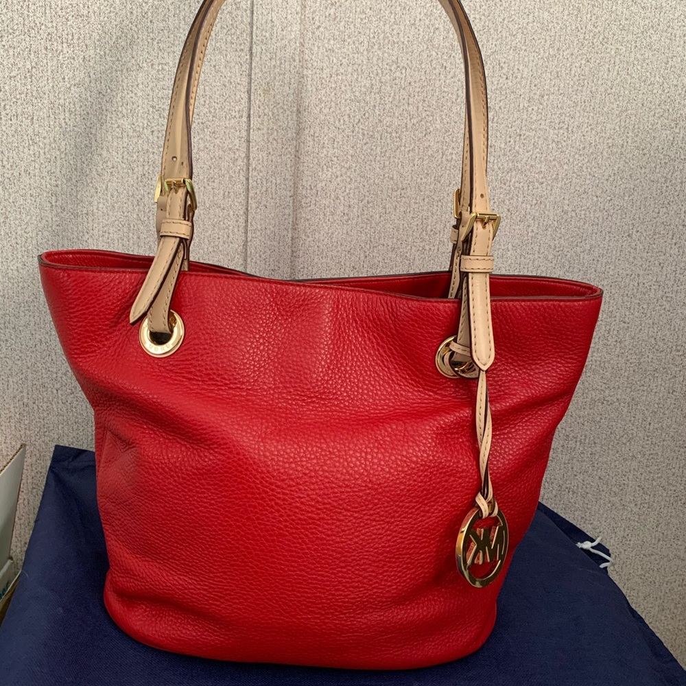 Michael Kors Jet Set Leather Tote